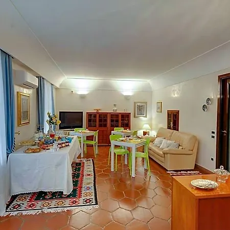 La Casa Della Nonna سكاليا