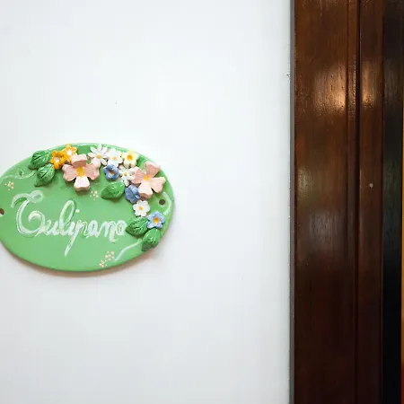 Oda ve Kahvaltı La Casa Della Nonna 4*