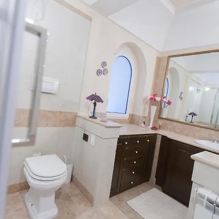 La Casa Della Nonna Oda ve Kahvaltı