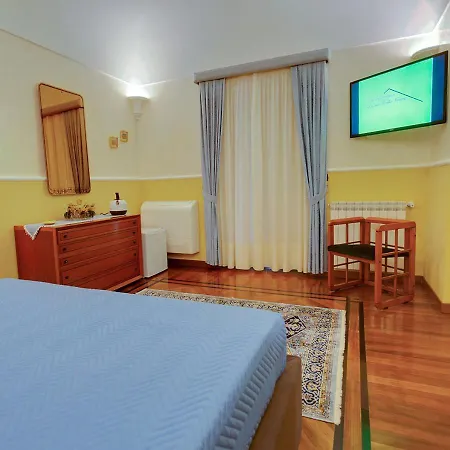 Oda ve Kahvaltı La Casa Della Nonna 4*